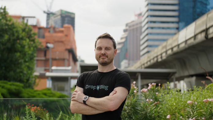 39-year-old pays $460 in rent for a luxury condo in Chiang Mai, Thailand–take a look inside