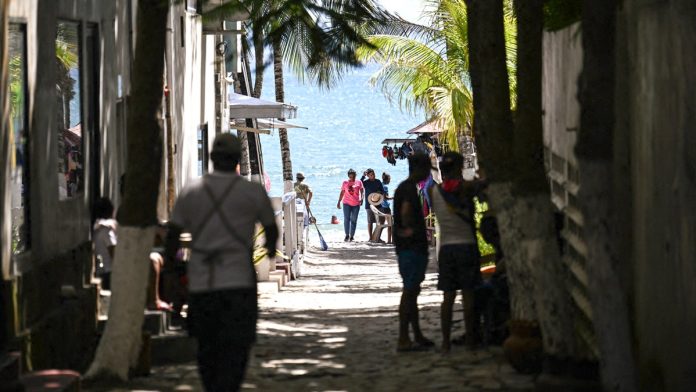 US renews 'do not travel' alert over terrorism, kidnapping amid Trump narco-terror fight