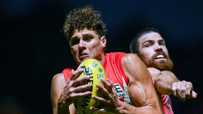 Concerns for AFL star Charlie Curnow after underwhelming start at Sydney Swans: ‘This is a big story’