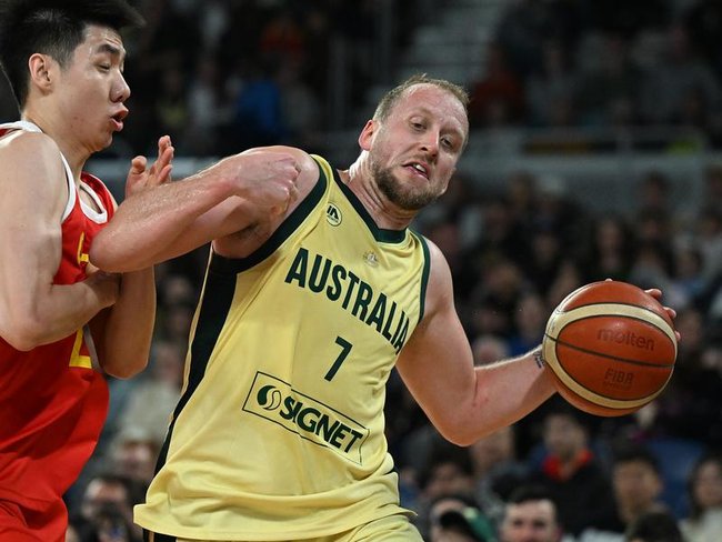 Boomers legend Joe Ingles signs with Melbourne United in long-awaited Australian homecoming