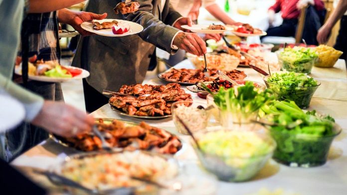 Bargain buffet refuses to die while luxury dining takes over Vegas