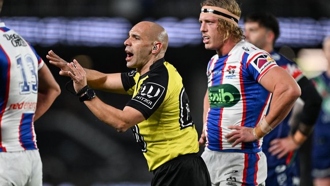 Ashley Klein set to be axed as NRL admit crucial error at end of Knights win over Warriors