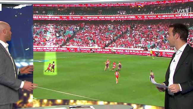 AFL great Tom Mitchell unearths ‘blindsiding’ tactic that Nick Watson has perfected